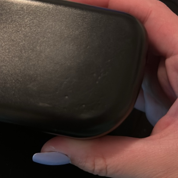 Black coach sunglasses case - Picture 4 of 4